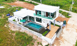 LUXURY CONTEMPORARY POOL VILLA 4BR IN BANGPOR